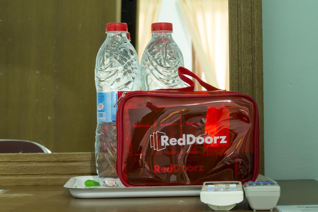 Reddoorz Near Raya Semer Canggu  Bagian luar foto